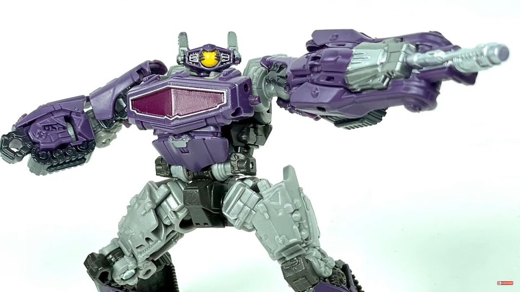 Transformers Studio Series Core Class Shockwave More In Hand Image  (2 of 26)